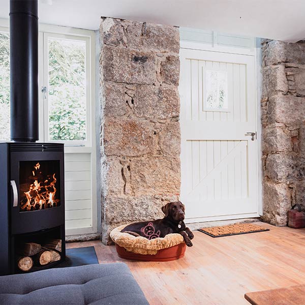 Dog friendly holiday cottages with a wood-burner